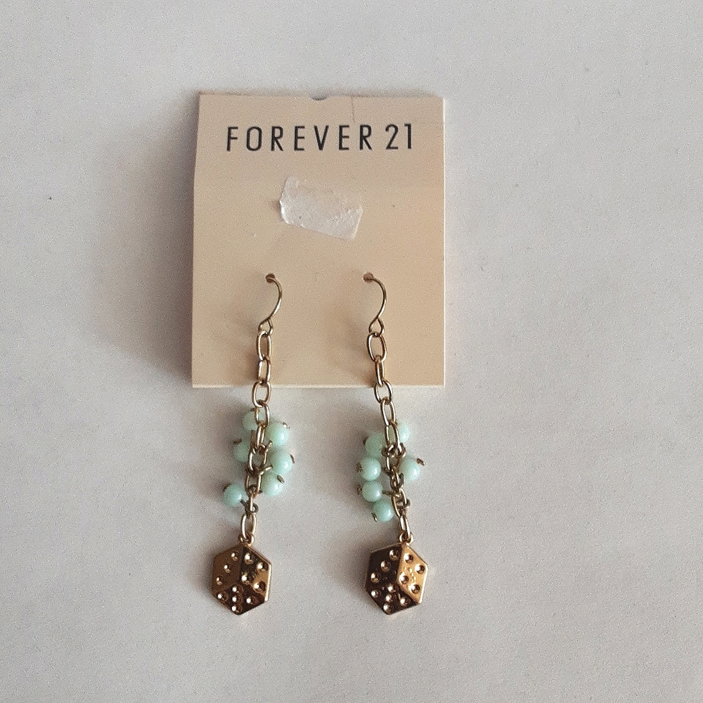 Forever 21 Beaded Dice Earrings Green Beads Gold Tone Long Dangle Casino Boho